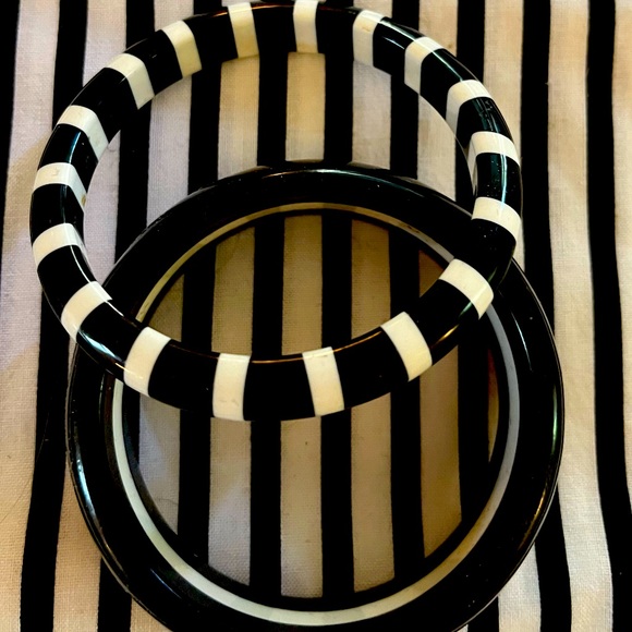 Jewelry - Black and white stripe bangle bracelets! Very classy and excellent condition!